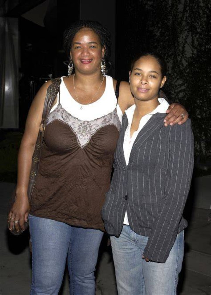 Elvira Wayans's Instagram, Twitter & Facebook on IDCrawl