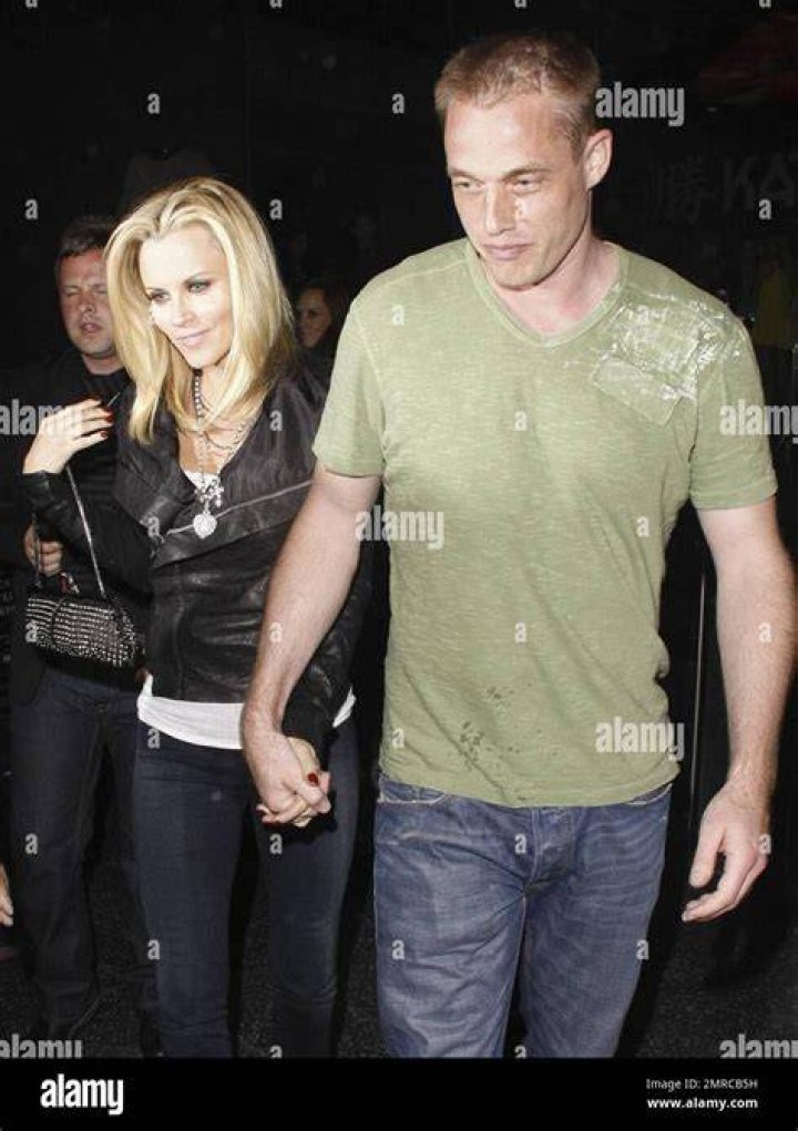 Jenny Mccarthy New Boyfriend riduspic