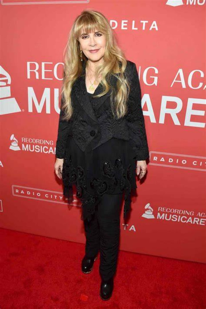 Photos Of Stevie Nicks&rsquo; Style Evolution, From &rsquo;70s Songbird To Music