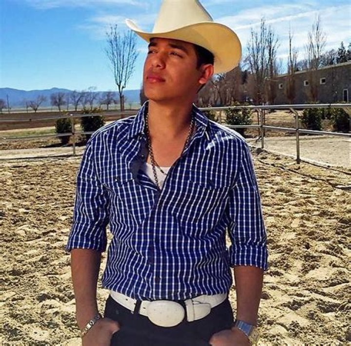 Popular Mexican singer Ariel Camacho dies in car crash
